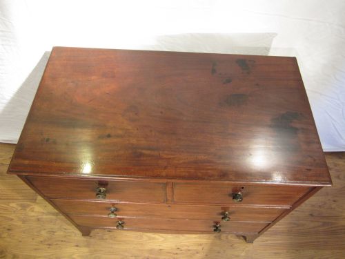 LATE 18TH CENTURY MAHOGANY CHEST OF DRAWERS - ADDITIONAL PHOTO 4