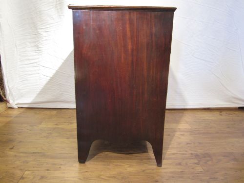 LATE 18TH CENTURY MAHOGANY CHEST OF DRAWERS - ADDITIONAL PHOTO 6