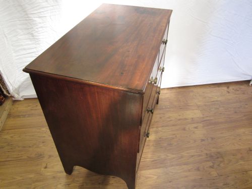 LATE 18TH CENTURY MAHOGANY CHEST OF DRAWERS - ADDITIONAL PHOTO 8
