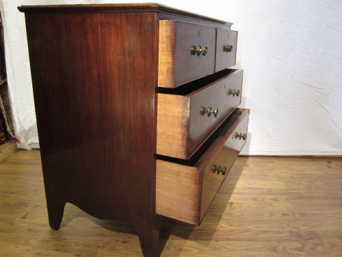 LATE 18TH CENTURY MAHOGANY CHEST OF DRAWERS - ADDITIONAL PHOTO 9