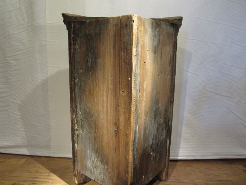 17TH CENTURY PAINTED PINE CORNER CUPBOARD - ADDITIONAL PHOTO 9
