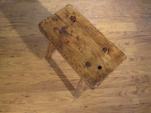 ANTIQUE PRIMITIVE STOOL - ADDITIONAL PHOTO 8
