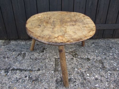 ANTIQUE PRIMITIVE LOW CRICKET TABLE - ADDITIONAL PHOTO 2