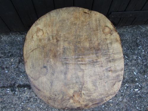 ANTIQUE PRIMITIVE LOW CRICKET TABLE - ADDITIONAL PHOTO 3