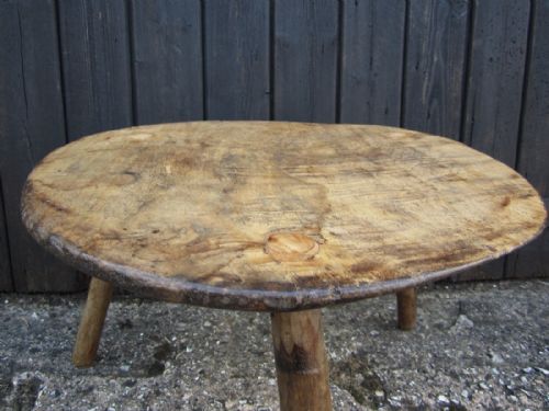 ANTIQUE PRIMITIVE LOW CRICKET TABLE - ADDITIONAL PHOTO 5
