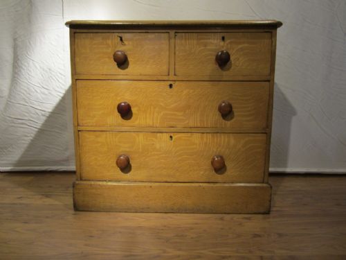 antique pine small chest of drawers - CATEGORY: ANTIQUE CHEST OF DRAWERS - DATED 19TH CENTURY