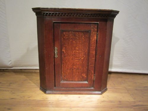 antique georgian small oak corner cupboard - CATEGORY: ANTIQUE CUPBOARDS - DATED GEORGIAN