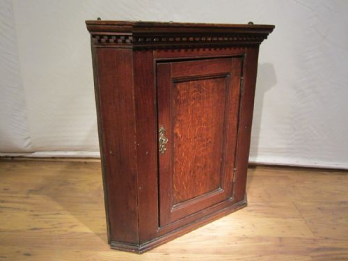 ANTIQUE GEORGIAN SMALL OAK CORNER CUPBOARD - ADDITIONAL PHOTO 1