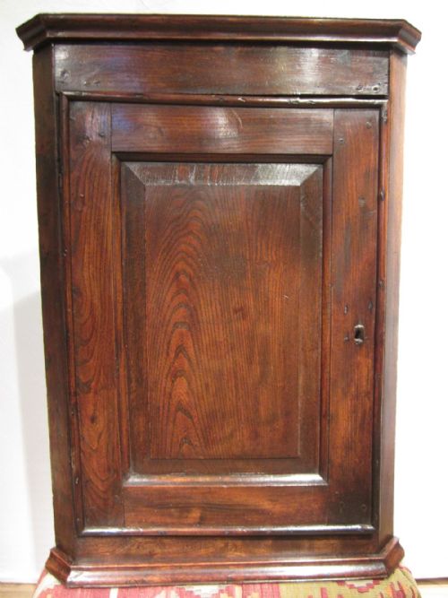 18th century corner cupboard - CATEGORY: ANTIQUE CUPBOARDS - DATED 18TH CENTURY