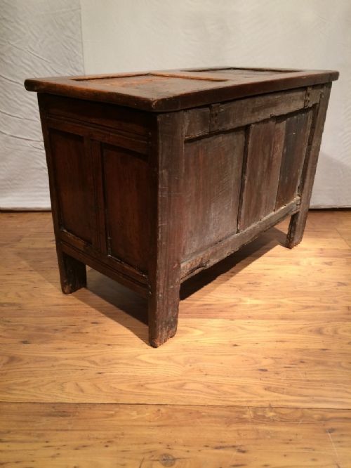 ANTIQUE 16TH17TH CENTURY COFFER - ADDITIONAL PHOTO 6