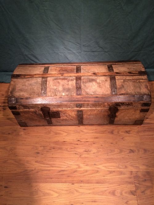 ANTIQUE CHESTTRUNK - ADDITIONAL PHOTO 3
