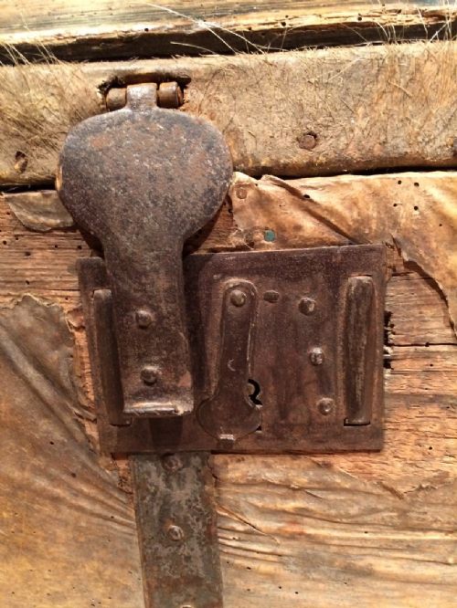 ANTIQUE CHESTTRUNK - ADDITIONAL PHOTO 4