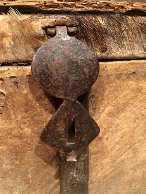 ANTIQUE CHESTTRUNK - ADDITIONAL PHOTO 5