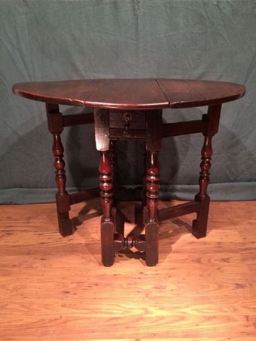 small gateleg oak table - CATEGORY: ANTIQUE TABLES - DATED 18TH CENTURY