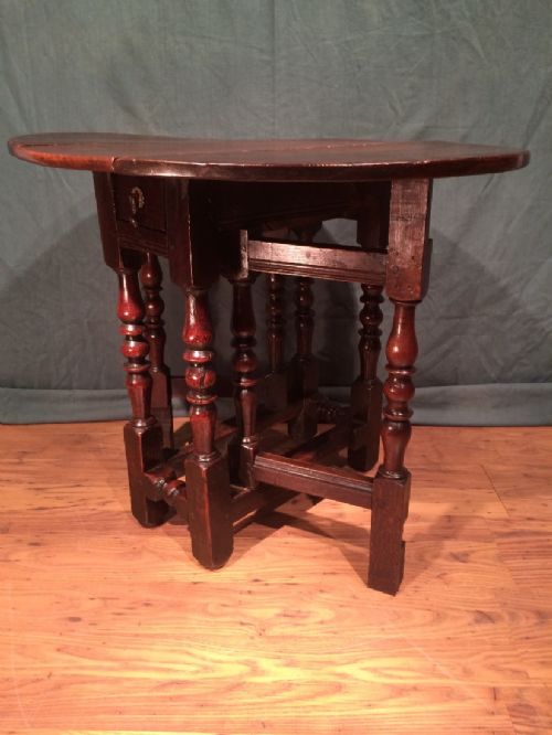 SMALL GATELEG OAK TABLE - ADDITIONAL PHOTO 5