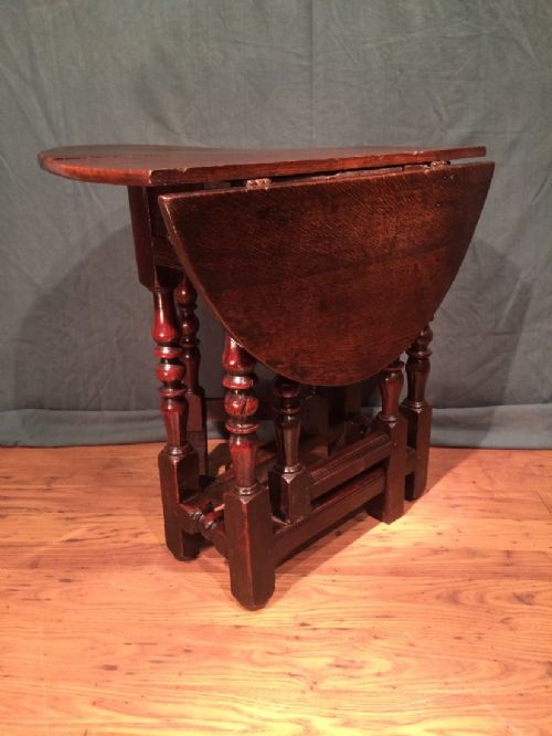 SMALL GATELEG OAK TABLE - ADDITIONAL PHOTO 6