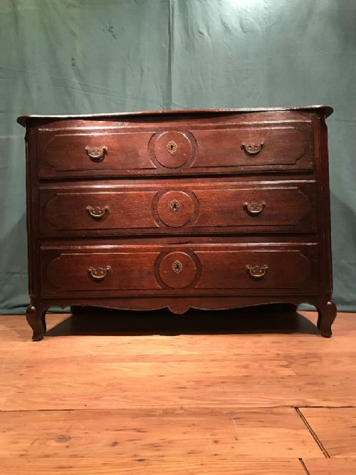 antique french chest of drawers - CATEGORY: ANTIQUE CHEST OF DRAWERS - DATED 18TH CENTURY