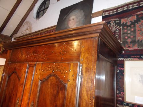 ANTIQUE FRENCH CHESTNUT ARMOIRE - ADDITIONAL PHOTO 3