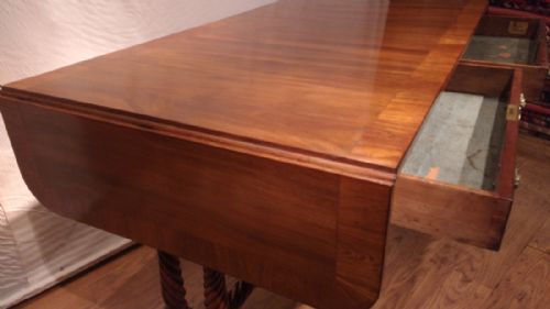 GEORGE III MAHOGANY AND TULIPWOOD CROSSBANDED SOFA TABLE - ADDITIONAL PHOTO 3