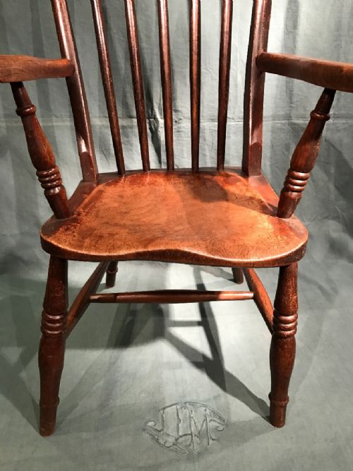 ANTIQUE COUNTRYWINDSOR ARMCHAIR - ADDITIONAL PHOTO 2