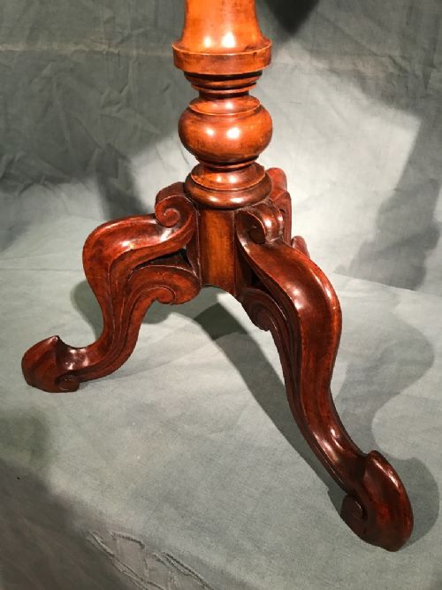 ANTIQUE OCCASIONAL SIDE TABLE - ADDITIONAL PHOTO 3