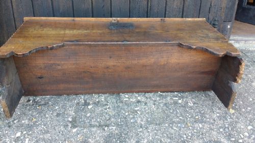 17TH CENTURY ELM BOARDED COFFER - ADDITIONAL PHOTO 3