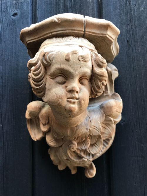 antique carved sconcewall bracket - CATEGORY: ANTIQUE MISCELLANEOUS - DATED 18TH CENTURY