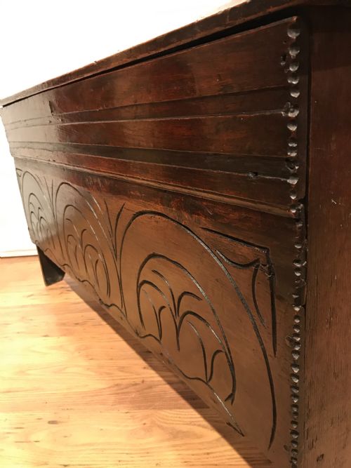 ANTIQUE OAK COFFERCHEST - ADDITIONAL PHOTO 4