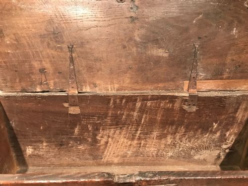 ANTIQUE OAK COFFERCHEST - ADDITIONAL PHOTO 5