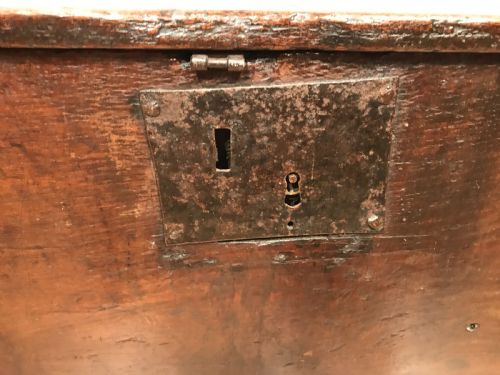 ANTIQUE OAK COFFERCHEST - ADDITIONAL PHOTO 6