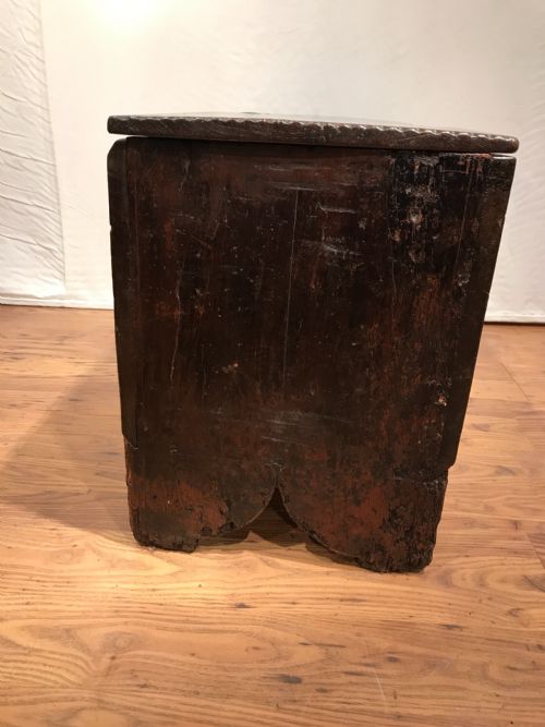 ANTIQUE OAK COFFERCHEST - ADDITIONAL PHOTO 8