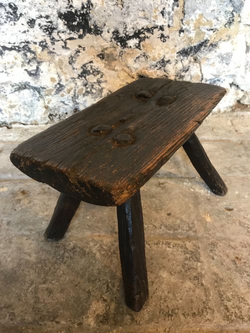 PRIMITIVE OAK STOOL - ADDITIONAL PHOTO 2