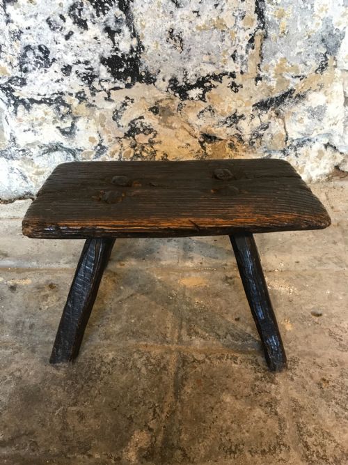 PRIMITIVE OAK STOOL - ADDITIONAL PHOTO 4