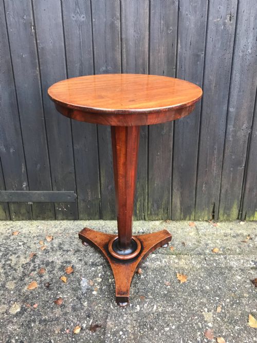 ANTIQUE MAHOGANY SIDE TABLE - ADDITIONAL PHOTO 1