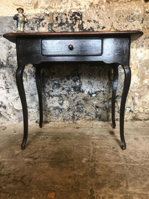 antique table - CATEGORY: ANTIQUE TABLES - DATED 18TH CENTURY