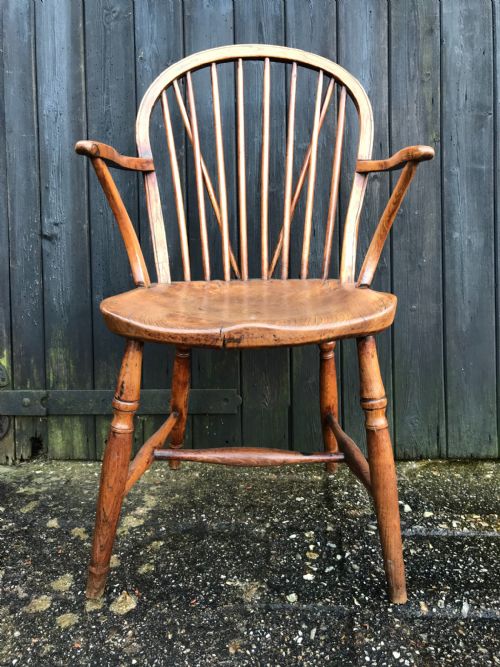 ANTIQUE WINDSOR CHAIR - ADDITIONAL PHOTO 1