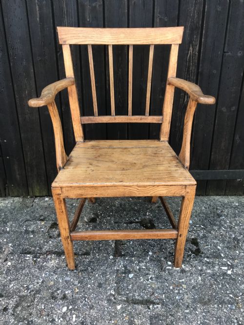 ANTIQUE COUNTRY ARM CHAIR - ADDITIONAL PHOTO 1