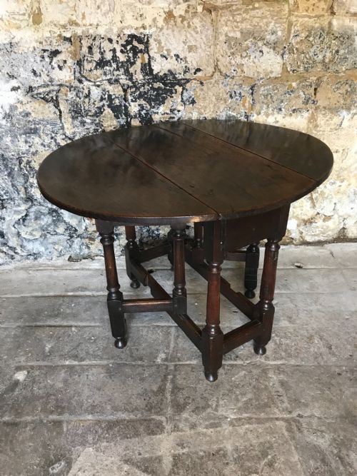 SMALL OAK GATELEG TABLE - ADDITIONAL PHOTO 1