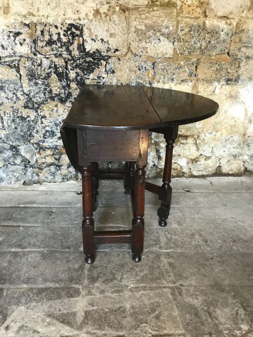 SMALL OAK GATELEG TABLE - ADDITIONAL PHOTO 2