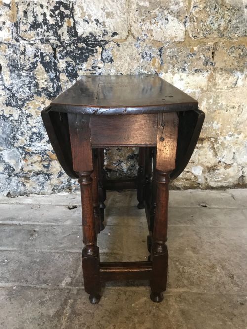 SMALL OAK GATELEG TABLE - ADDITIONAL PHOTO 7