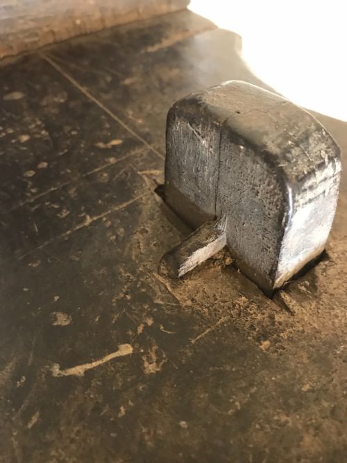 EARLY OAK CHILDS BENCH - ADDITIONAL PHOTO 6