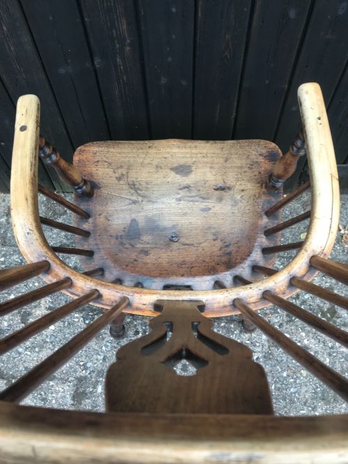 ANTIQUE WINDSOR CHAIR - ADDITIONAL PHOTO 4