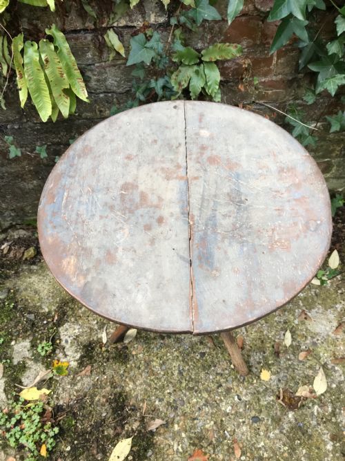 ANTIQUE CRICKET TABLE - ADDITIONAL PHOTO 3