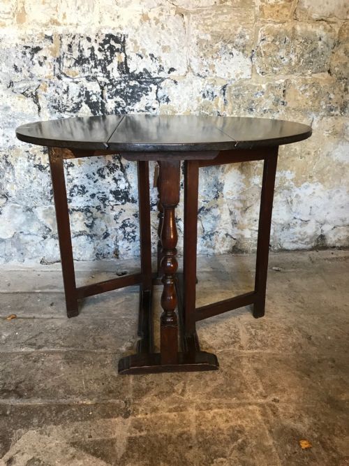 oak gateleg side table - CATEGORY: ANTIQUE TABLES - DATED 17TH CENTURY