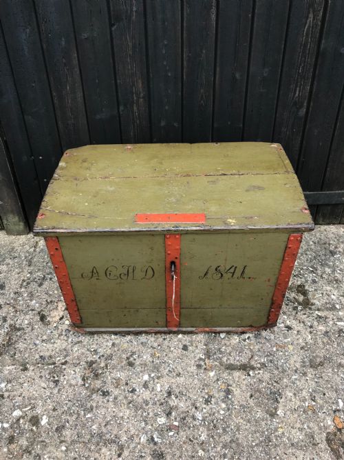 ANTIQUE CHEST - ADDITIONAL PHOTO 4