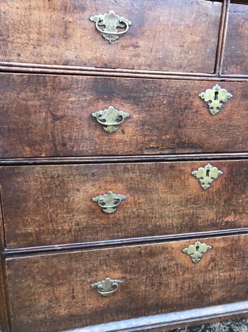 GEORGIAN OAK CHEST OF DRAWERS - ADDITIONAL PHOTO 1