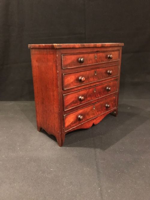 antique tabletop chest of drawers - CATEGORY: ANTIQUE CHEST OF DRAWERS - DATED REGENCY