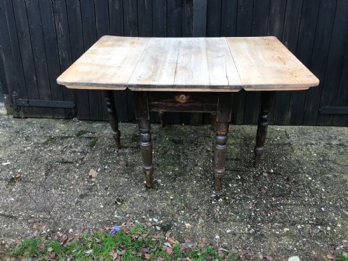 antique pine table - CATEGORY: ANTIQUE TABLES - DATED VICTORIAN