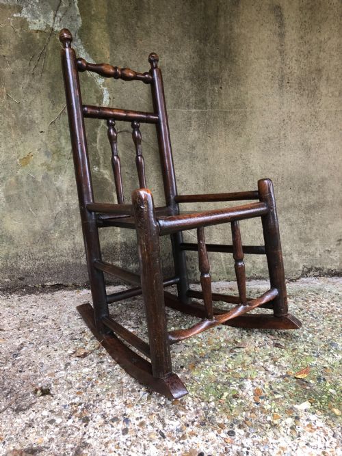 ANTIQUE COUNTRY ROCKING CHAIR - ADDITIONAL PHOTO 1
