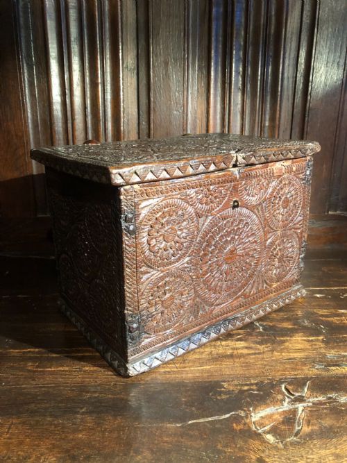 EARLY OAK BOX - ADDITIONAL PHOTO 1